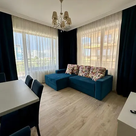 Aida Summer Mamaia