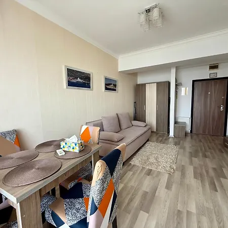 Aida Summer Mamaia